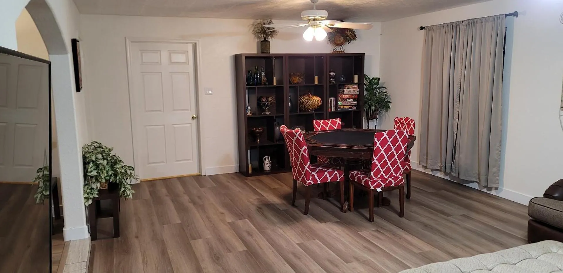 Vacation Home 3.5 Mi To Strip/Dt/Outlt Up To 8 Gst Las Vegas Hébergement de vacances